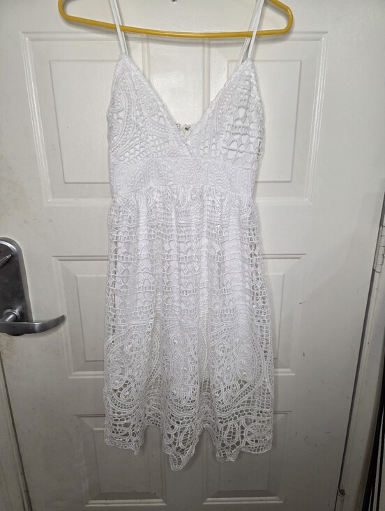 Charlotte Russe Dresses & Skirts - Charlotte Russe White Lace Spaghetti Strap Mini Dress Size Small